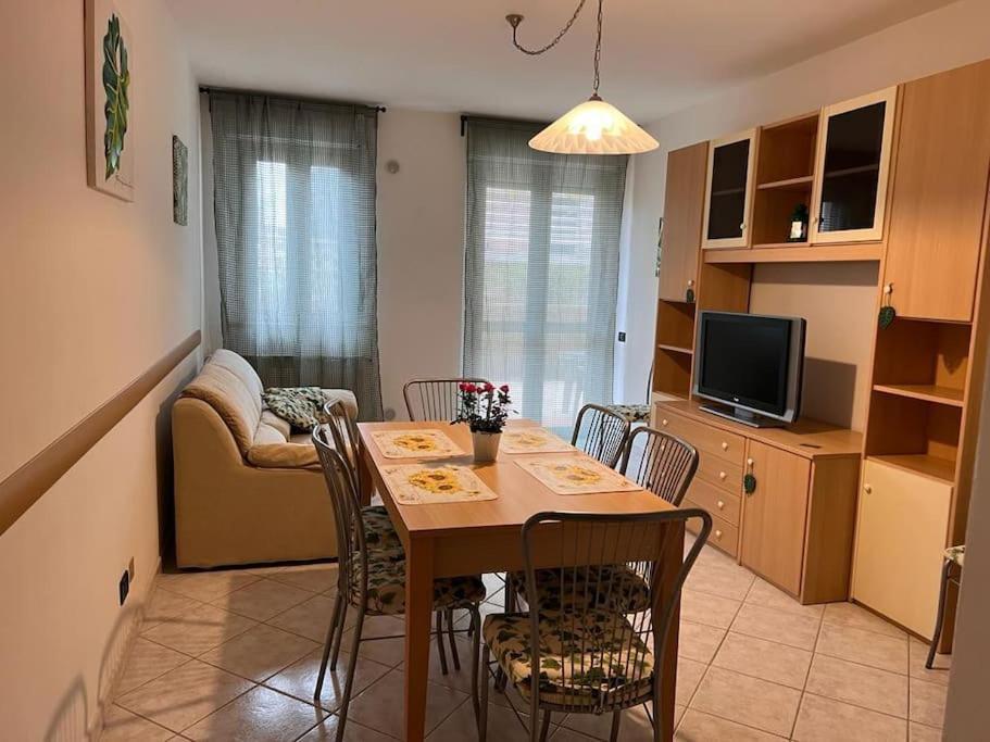 Appartamento Tranquillo Con Patio E Piscina La Caduta Luaran gambar